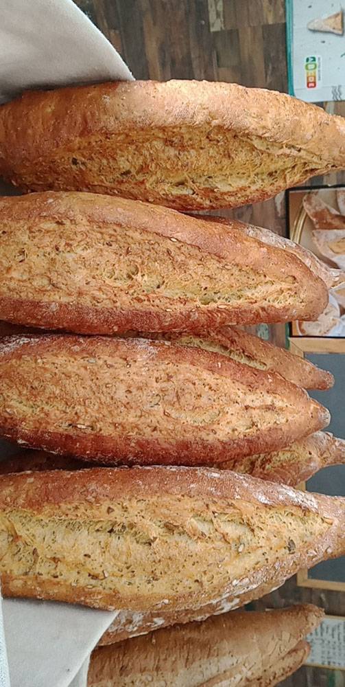 Savoureux-pain-francais-baguette-le-fournil-dantho-atp
